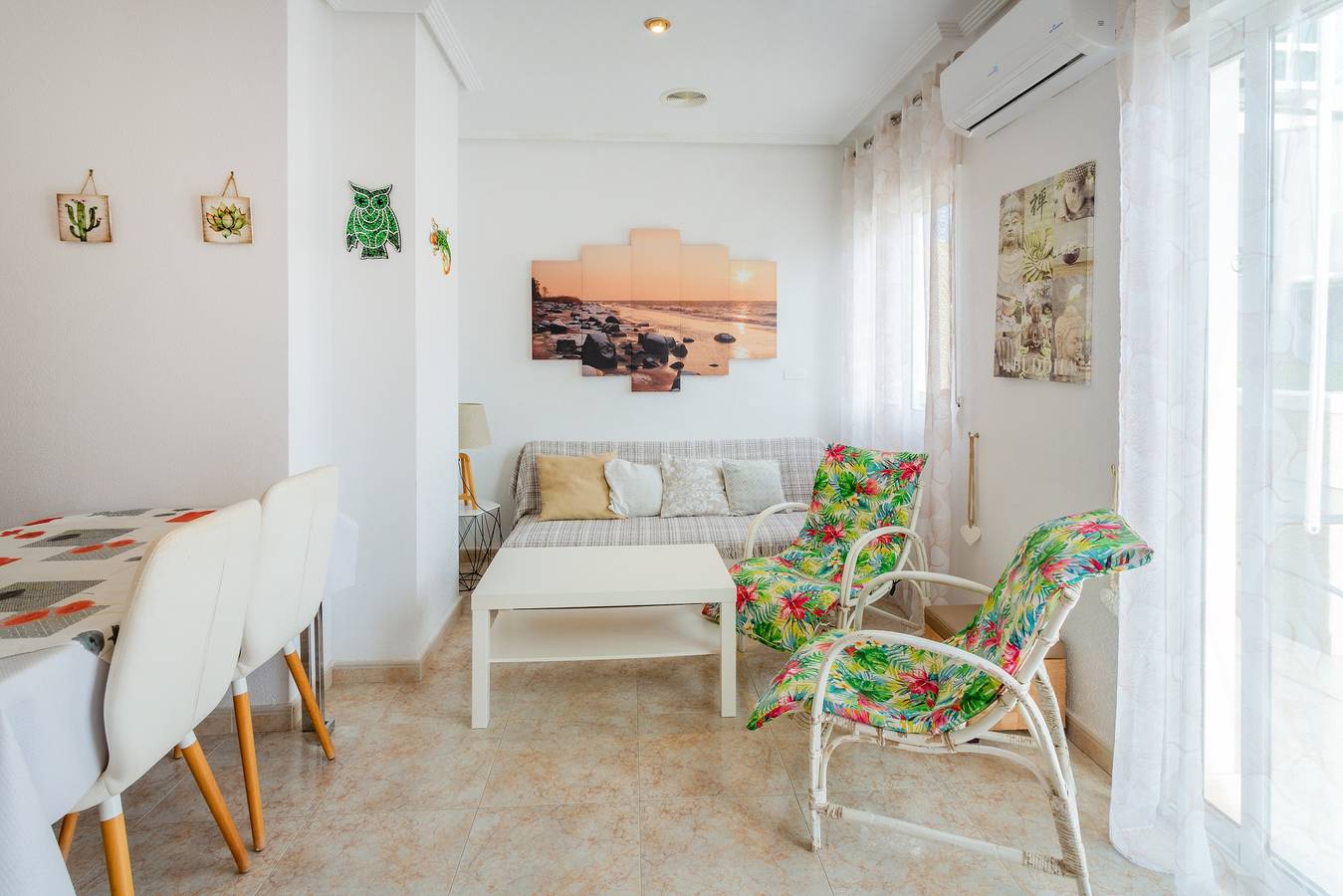 Ganze Wohnung, Schöne Ferienwohnung "Almdna15-atc" In Strandnähe mit Meerblick, Klimaanlage und Terrasse in Torrevieja Centre, Torrevieja
