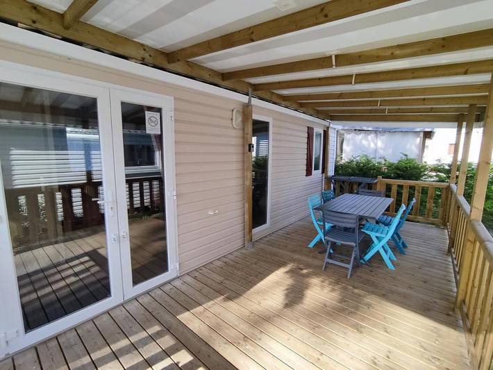 Camping pour 6 personnes, avec bassin pour enfant ainsi que piscine et jardin à Meschers-sur-Gironde - 2