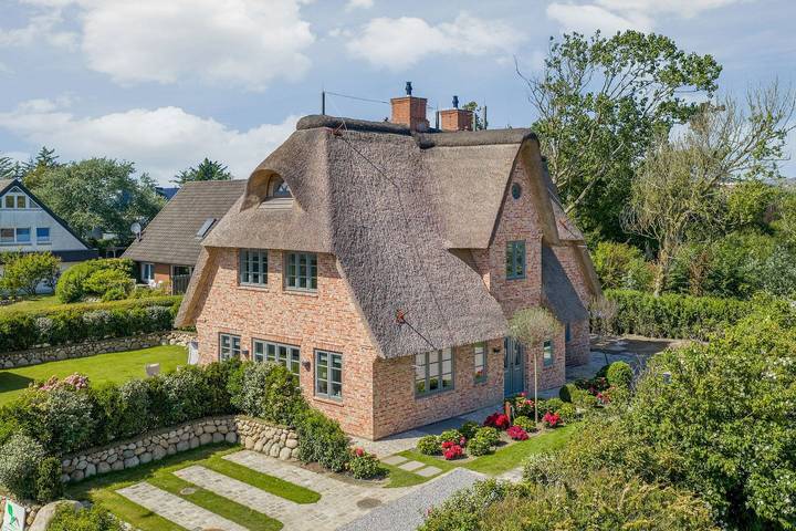 Immenhuus – exklusives Ferienhaus unter Reet in Wenningstedt auf Sylt in Wenningstedt, Sylt