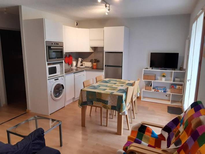 Gîte pour 4 personnes, avec jardin à Saligos - 3