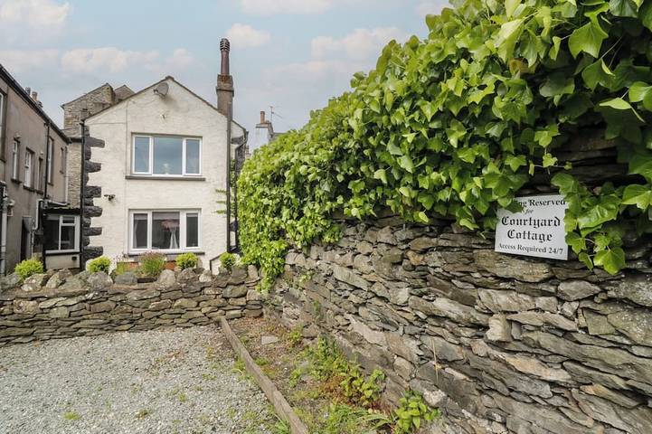 Cottage for 6 people, with garden, with pets in Cartmel