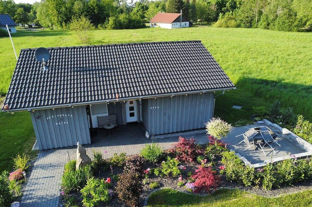 Gemütliches Ferienhaus Mainz am Silbersee mit gepflegter Grünanlage und Terrasse in Silbersee, Frielendorf