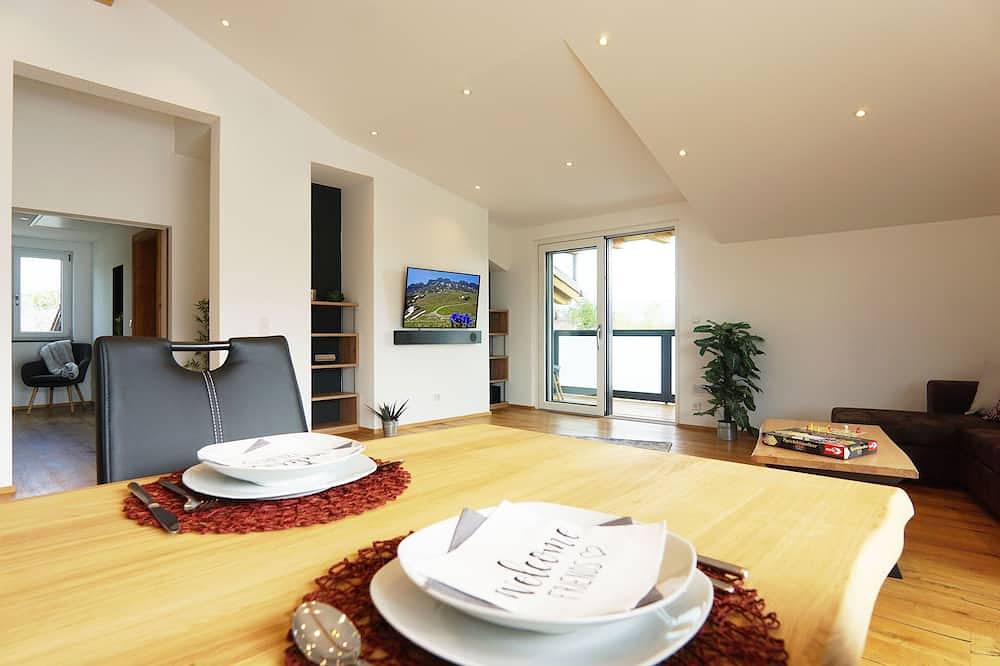 Ganze Wohnung, Penthouse Suite mit romantischem Whirpool in Privatsphäre. Ideal für Paare in Rosenheim, Oberbayern
