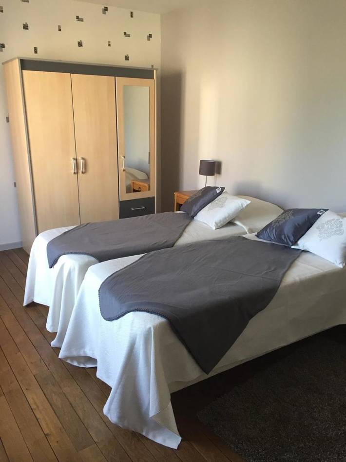 Maison de campagne pour 7 personnes, avec jardin ainsi que piscine et terrasse, animaux acceptés