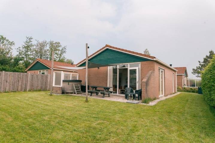 Location de vacances pour 6 personnes, animaux acceptés dans Warmenhuizen
