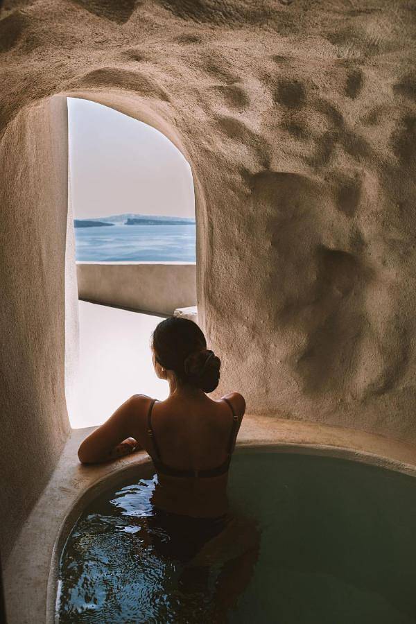 Chambre d’hôte pour 5 personnes, avec jacuzzi ainsi que balcon et piscine à Oia - 4