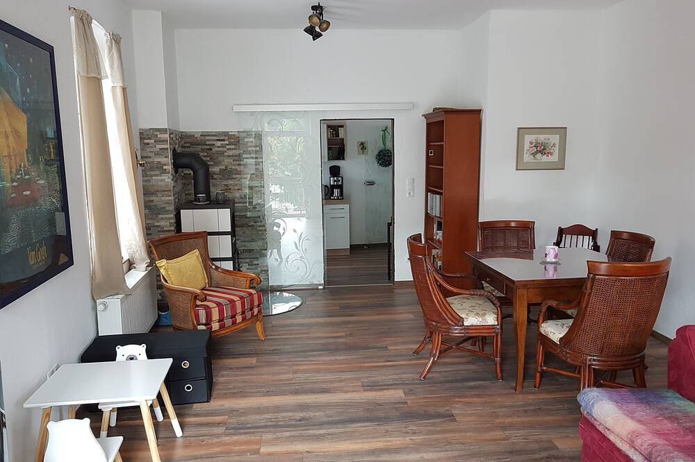 Ganze Wohnung, Nice apartment with balcony directly on the Rhine; centrally located in Kamp-Bornhofen, Mittelrhein