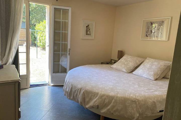 Location de vacances pour 11 personnes, avec jacuzzi ainsi que terrasse et jardin à Châteauneuf-Grasse - 2