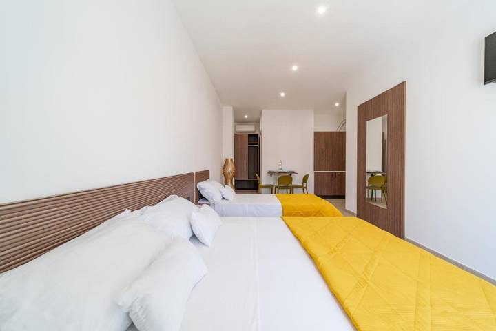 Ferienhaus für 2 Personen, mit Terrasse und Ausblick in Lido Marini