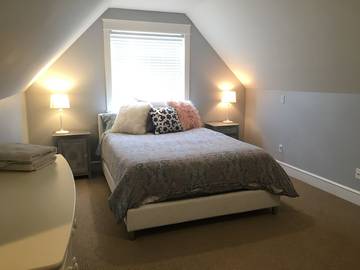 Location de vacances pour 12 personnes, avec jardin et jacuzzi à Kelowna