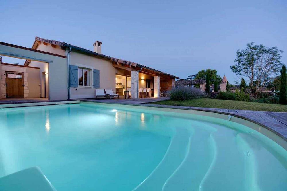 Villa Castelnau Prestige - climatisation & Piscine chauffée dans un Domaine au calme - V in Castelnau-de-Montmiral, Région d'Albi