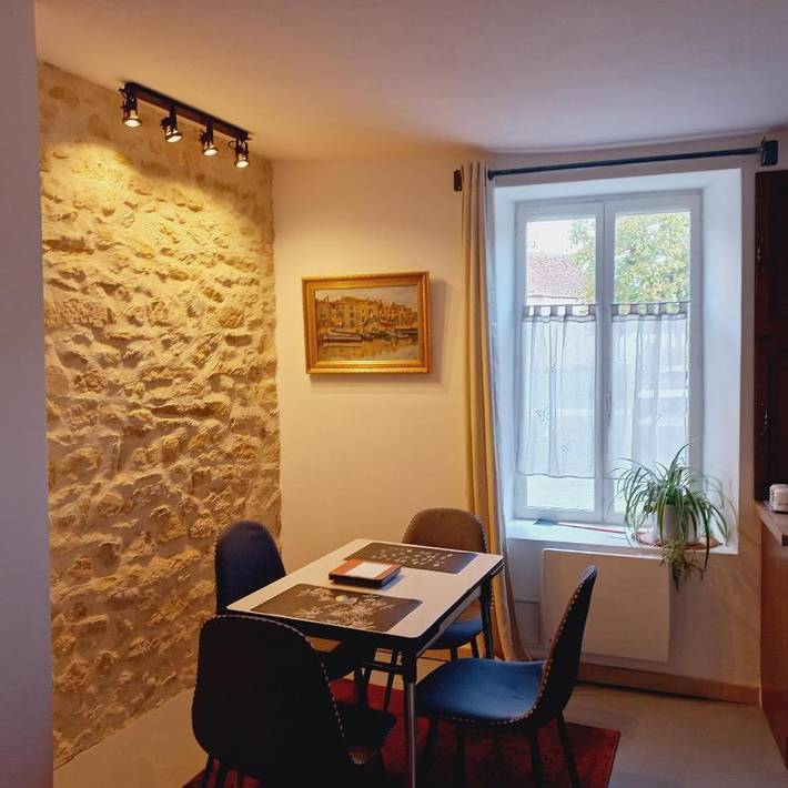Gîte pour 2 personnes, avec Terrasse et Vue à Neuvy-Saint-Sépulchre