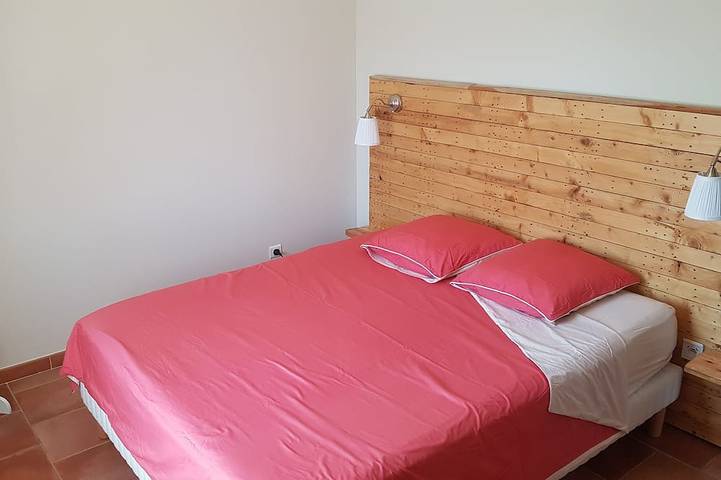 Location de vacances pour 6 personnes, avec jardin et terrasse, animaux acceptés à Régusse - 3