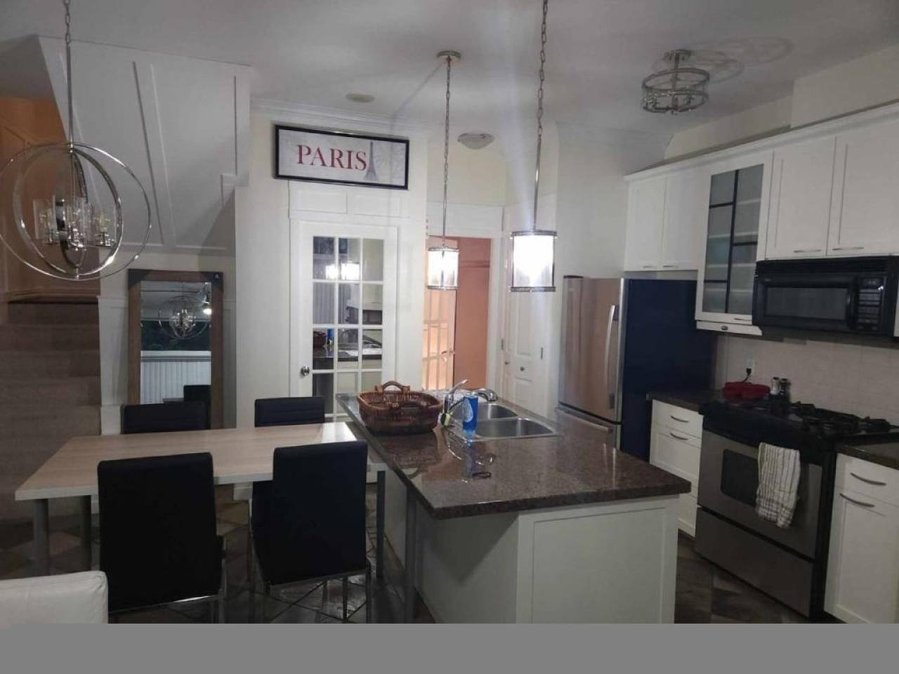 Chic Modern 2Br Yaletown Townhouse - Ultimate Comfort Convenience for a Prime Stay in Vancouver, Columbia Británica