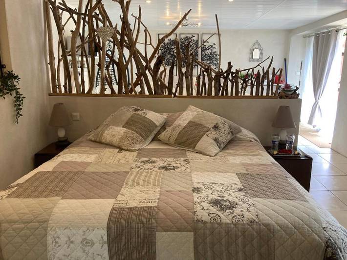 Gîte pour 2 personnes, avec jardin et vue, animaux acceptés à Saint-Ilpize - 3