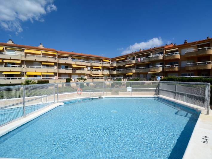 Location de vacances pour 3 personnes, avec balcon ainsi que bassin pour enfant et piscine, adapté aux familles à Els Griells