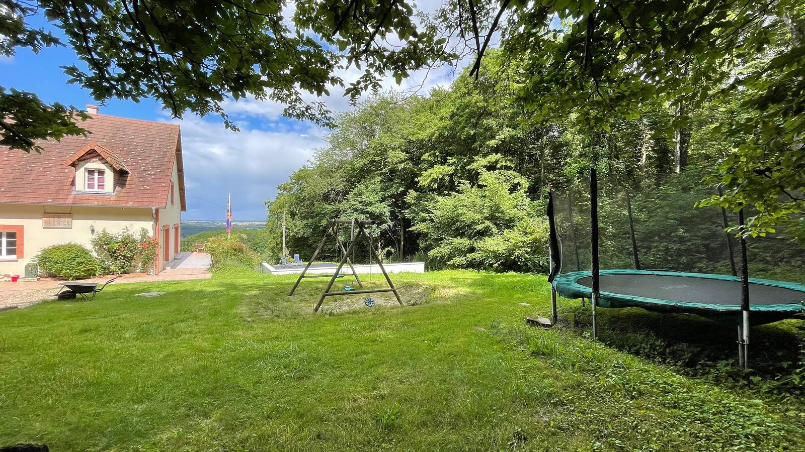 Gîte pour 13 personnes avec piscine in Neuvy-Deux-Clochers, Région de Bourges