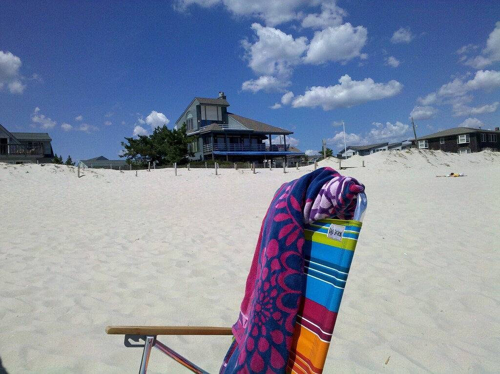 Ganze Wohnung, Ocean Block, 500 Fuß zum Strand - Large, Sunny, 2Br / 1Ba 2nd Fl Apt. in Toms River, Ocean County