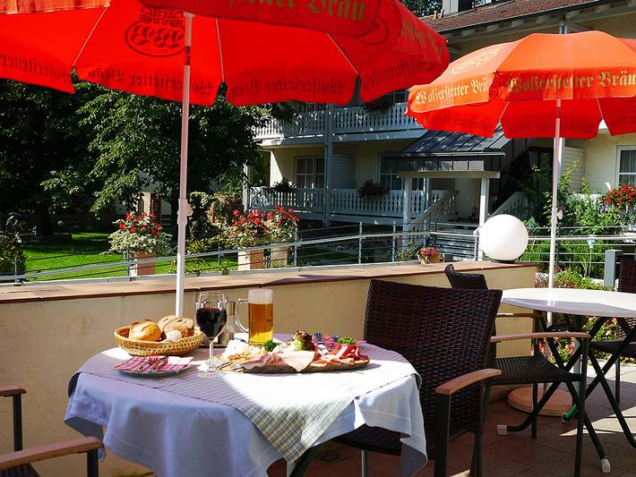 Hotel für 4 Personen, mit Balkon und Balkon/Terrasse sowie Terrasse und Garten in Bad Birnbach - 3