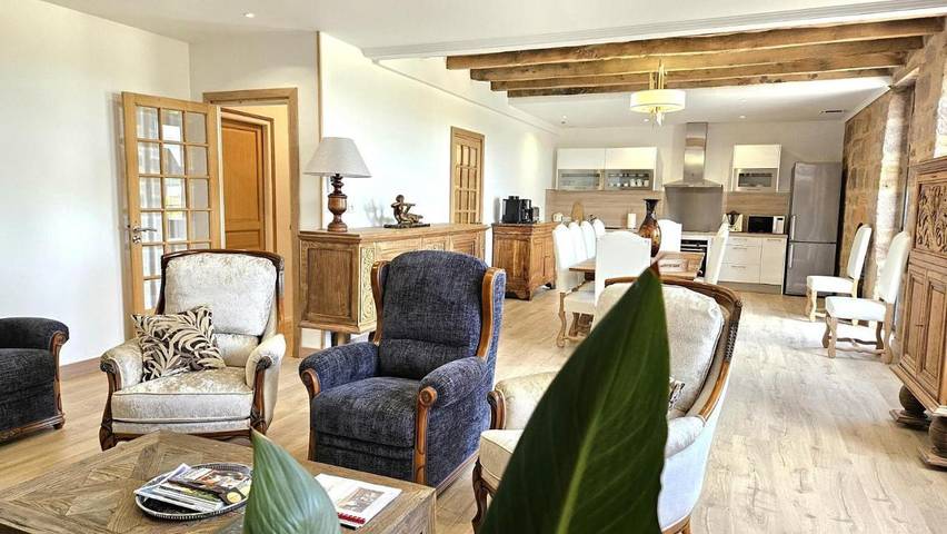 Location de vacances pour 8 personnes, avec terrasse ainsi que jacuzzi et jardin à Ussac - 4