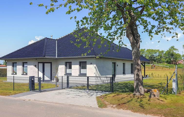 Ferienhaus für 4 Personen, mit Garten in Grünow