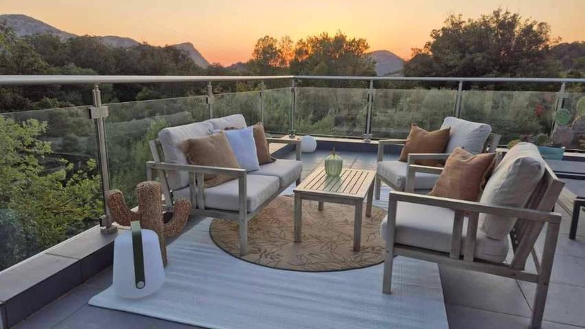 Location de vacances pour 4 personnes, avec vue et jardin à Barbaggio