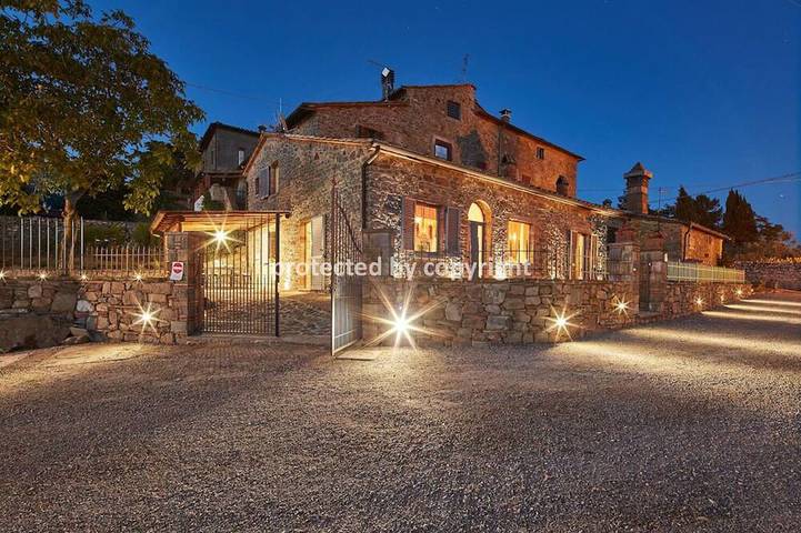 Agriturismo voor 8 personen, met tuin en whirlpool, met huisdier in Cortona