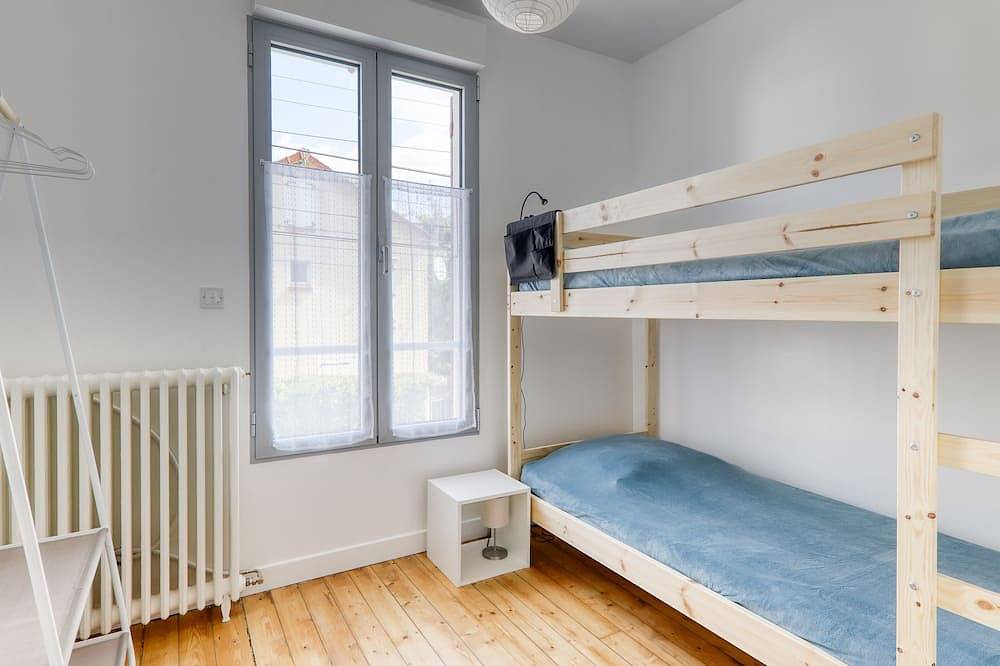 Maison Jules- 10 Personnes- 12 min Disneyland- 30 min Paris - Terrasse et Jardin in Esbly, Seine-et-Marne