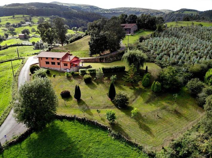 Apartamento para 10 personas, con vistas y jardín en Entrambasaguas