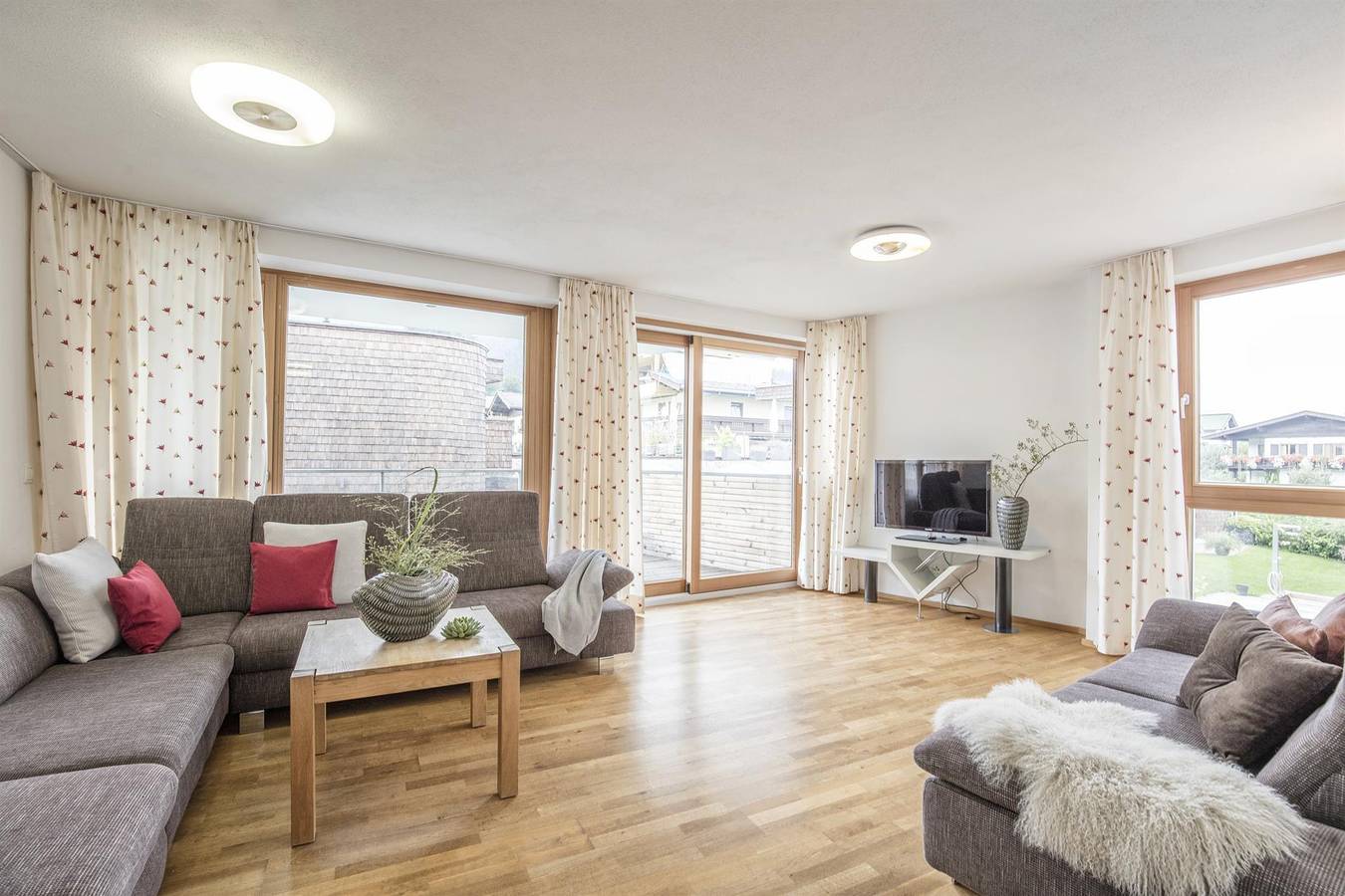 Ganze Ferienwohnung, Apartment mit 3 Schlafzimmern, Parterre in Sankt Johann in Tirol, Kitzbüheler Alpen