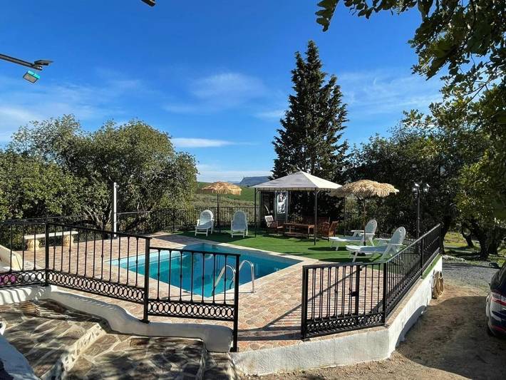 Casa rural para 5 personas, con vistas además de jardín y piscina, Familias con niños en Álora - 3