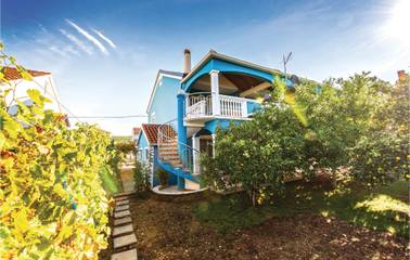 Ferienwohnung für 6 Personen, mit Terrasse in Bibinje