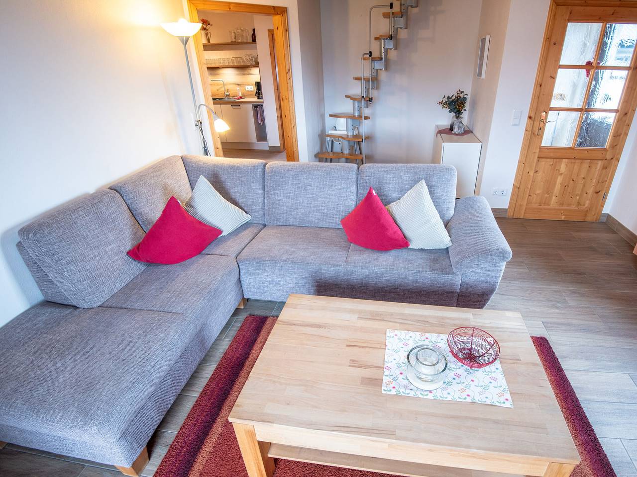 Ganze Wohnung, Ferienwohnung 'Schwalbennest' mit Bergblick, Gemeinschaftsterrasse und Wi-Fi in Attendorn, Biggesee