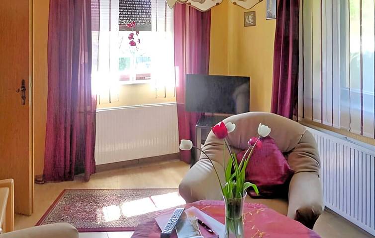 Apartment am Strand mit Terrasse und Parkplatz - 2 km zum Strand in Waren (Müritz), Müritz