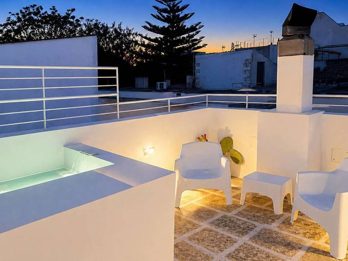 Location de vacances pour 4 personnes, avec Terrasse et Jardin à Casarano