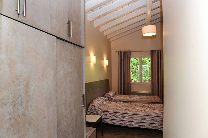 Gîte pour 4 personnes, avec piscine ainsi que jardin et jacuzzi à Estérençuby - 3