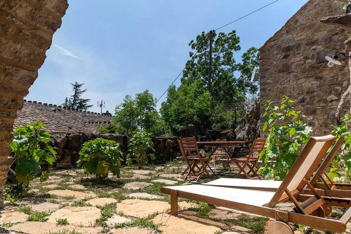 Gîte pour 6 personnes, avec balcon à Les Bondons - 2