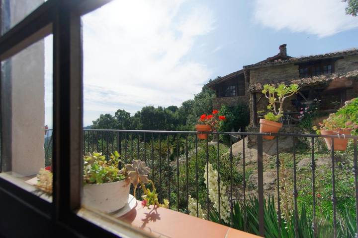 Location de vacances pour 2 personnes, avec terrasse et vue ainsi que jardin et piscine à Candeleda - 4