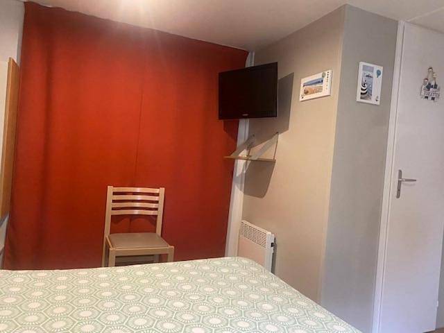 Camping pour 4 personnes, avec piscine et jacuzzi ainsi que jardin et sauna à Valras-Plage - 4