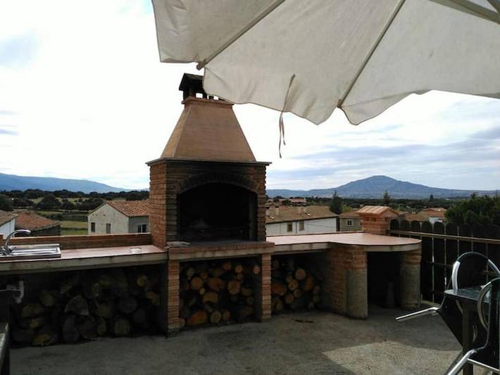 Casa rural para 11 personas, con Balcón y Jacuzzi además de Terraza y Jardín en El Losar del Barco - 4