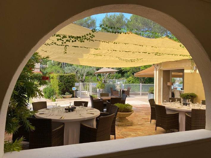 Hôtel pour 2 personnes, avec piscine et jardin, adapté aux familles à Le Thoronet - 3