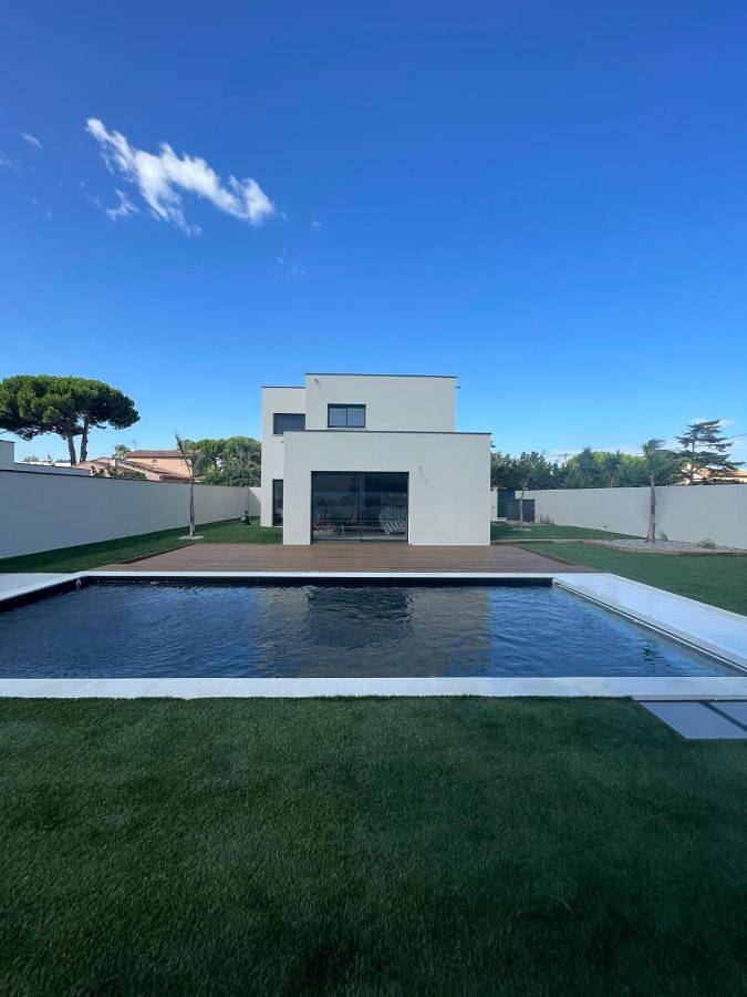 Villa pour 8 personnes, avec jardin ainsi que piscine et terrasse au Grau-d'Agde - 4