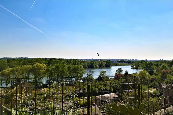 Gite Troglodyte Atypique - Suite du Ciel, vue sur la Loire - près des châteaux in Rochecorbon, Région de Tours