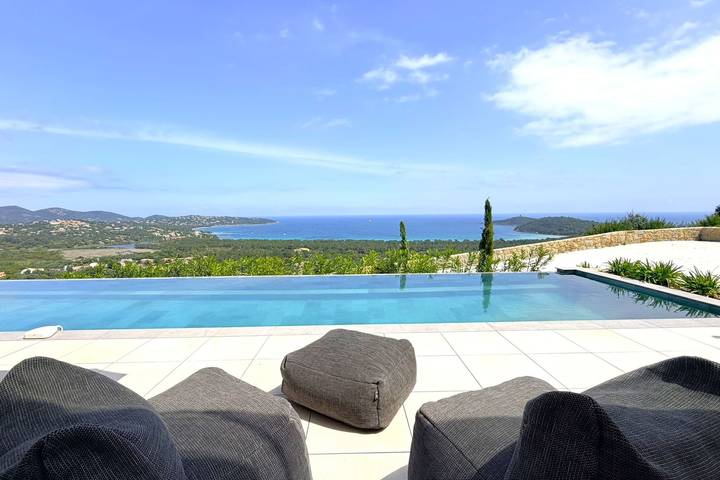 Villa pour 12 personnes, avec jardin et balcon, adapté aux familles