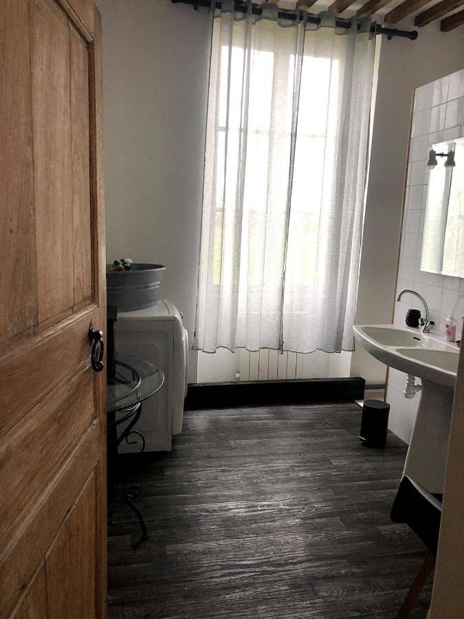 Four-Bedroom Holiday Home in Juaye-Mondaye, Région de Bayeux