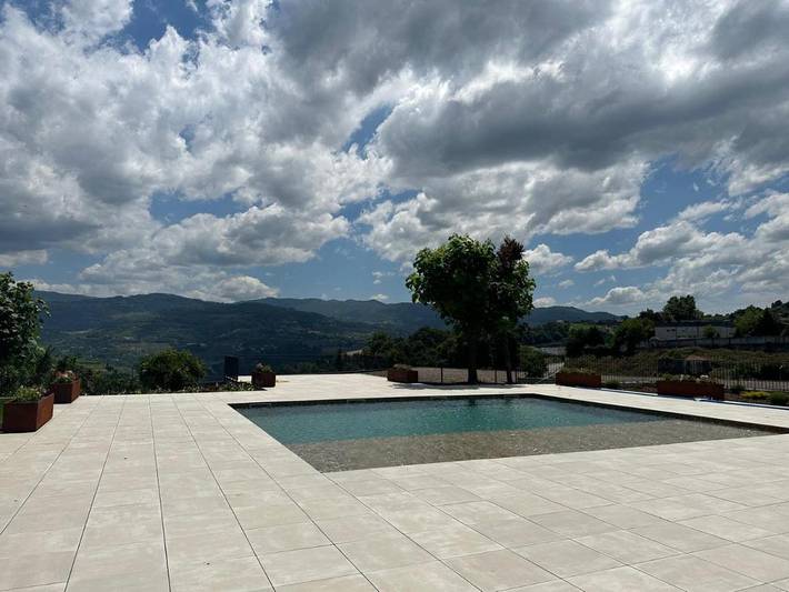 Gîte pour 2 personnes, avec vue et piscine ainsi que terrasse et jardin dans Santa Marinha do Zêzere - 4