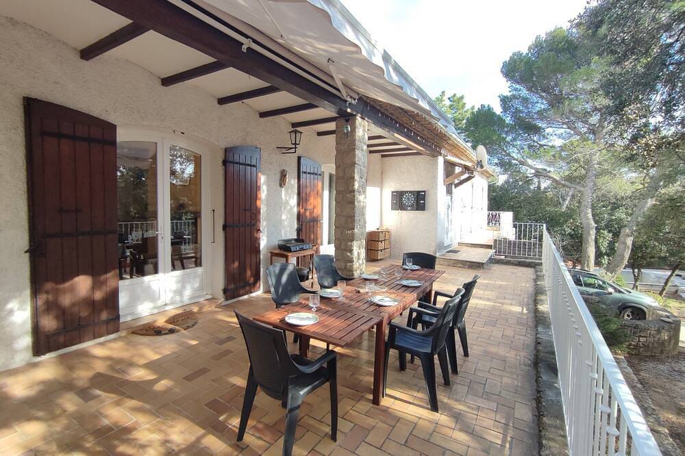 Maison avec piscine chauffée de 8/5m et grand parc clôturé in Uchaux, Vaucluse