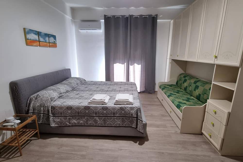 Entire apartment, The house on the boulevard in Reggio Calabria, Tyrrhenian Coast Kalabria
