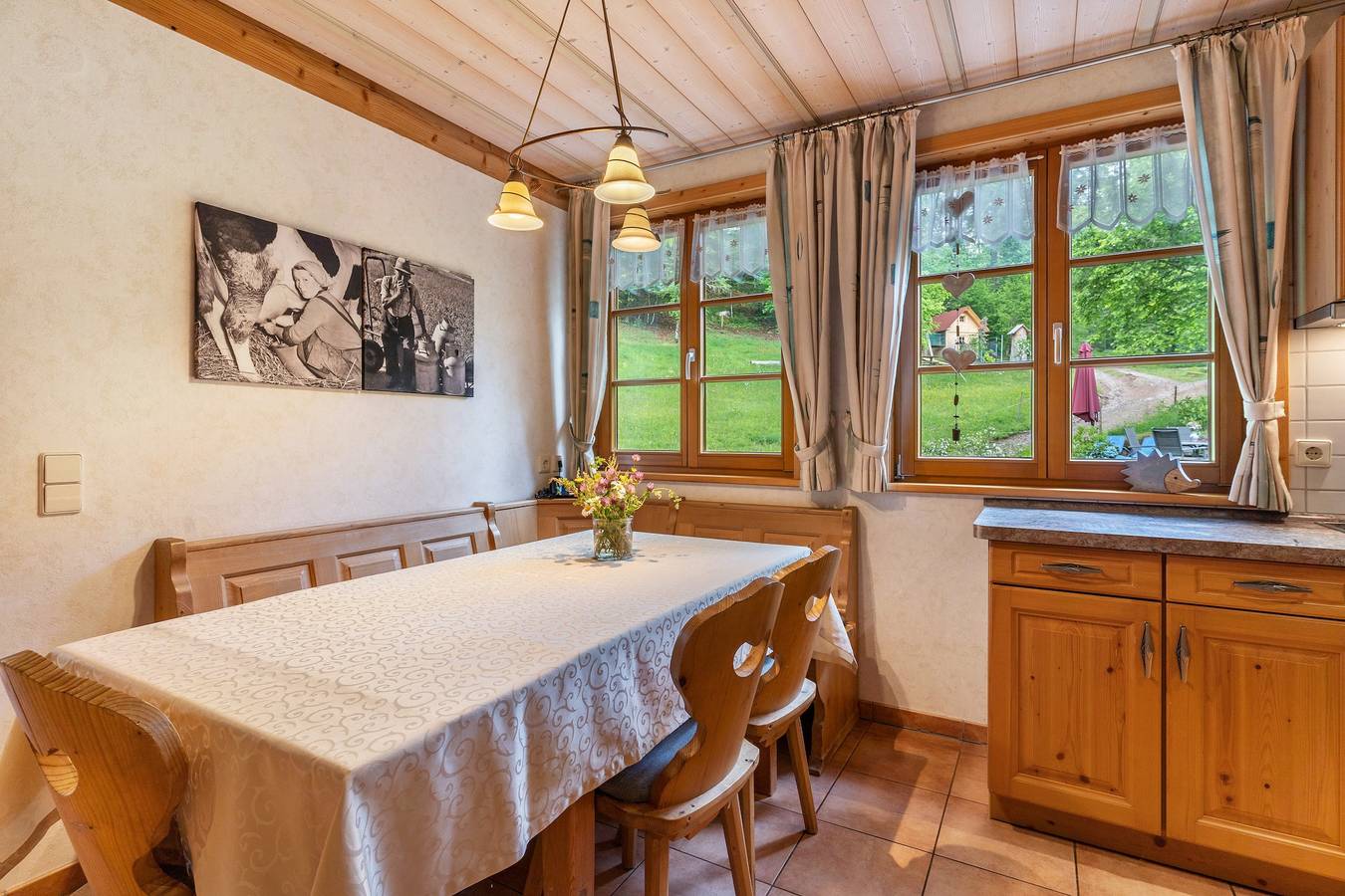Ganze Wohnung, Apartment 'Igelbau' mit Bergblick, Gemeinschaftspool und Wlan in Wolfach, Mittlerer Schwarzwald
