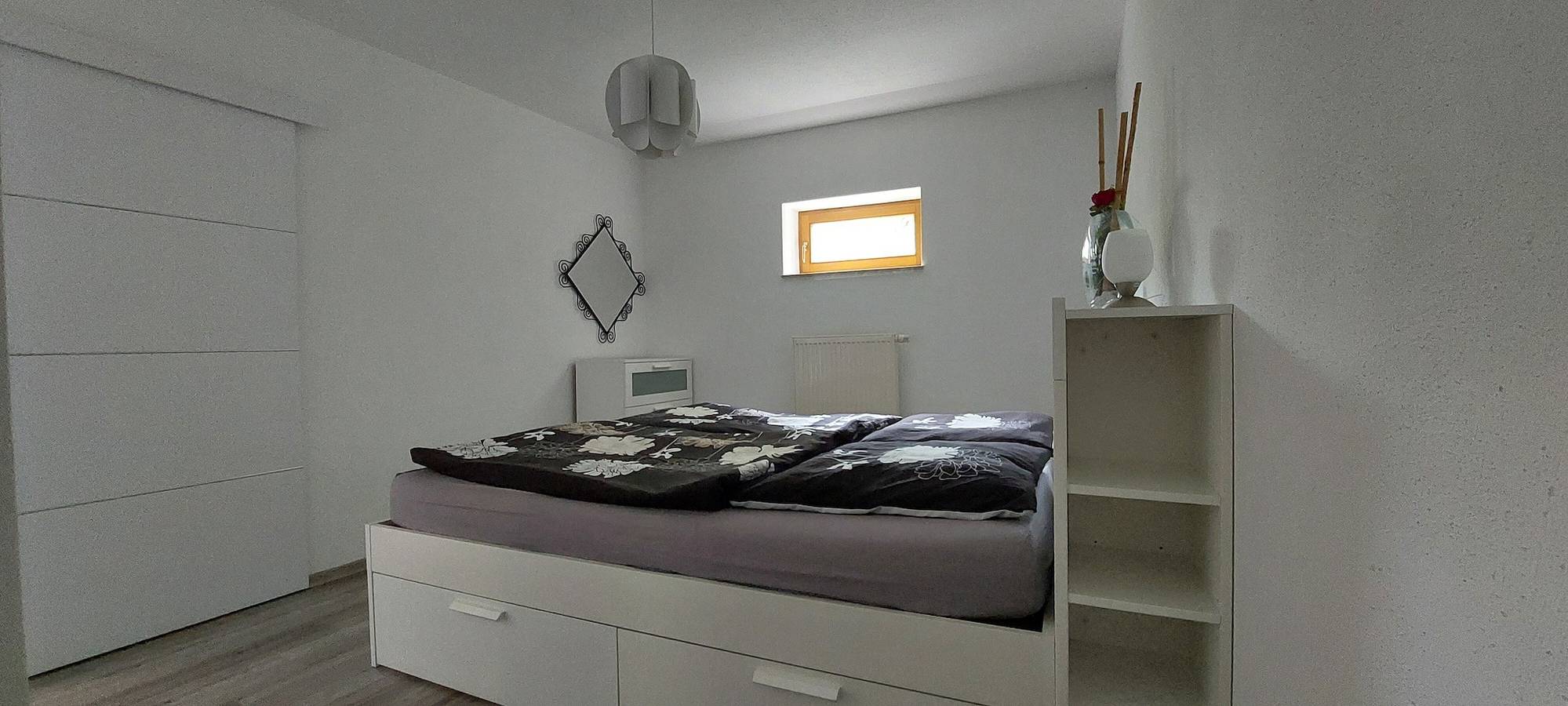 Ganze Wohnung, Apartment im Pfälzerwald mit privater Terrasse, Wlan und Waldrandlage in Waldleiningen (Pfalz), Saar-Nahe-Bergland